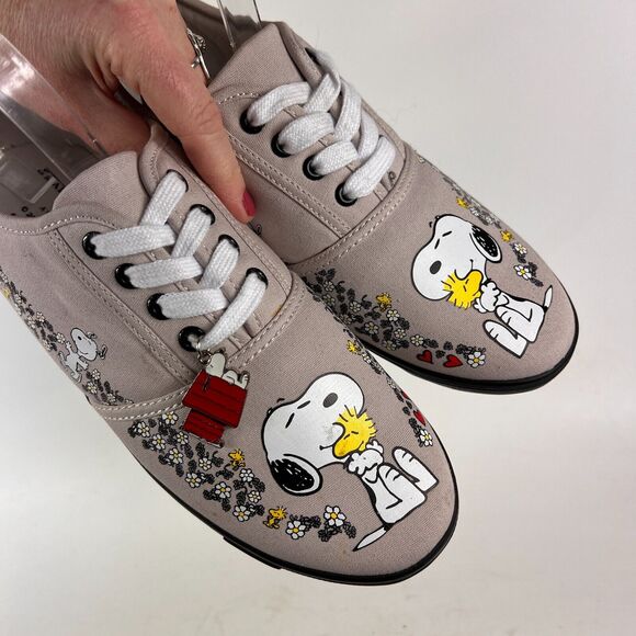 The Bradford Exchange Peanuts women's size 10 Happiness is Friendship sneakers - Picture 9 of 12